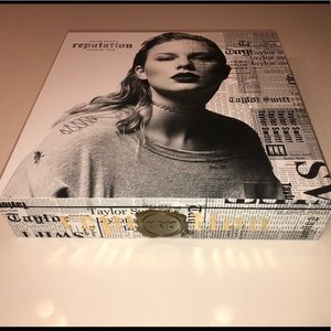 TAYLOR SWIFT REPUTATION TOUR VIP BOX